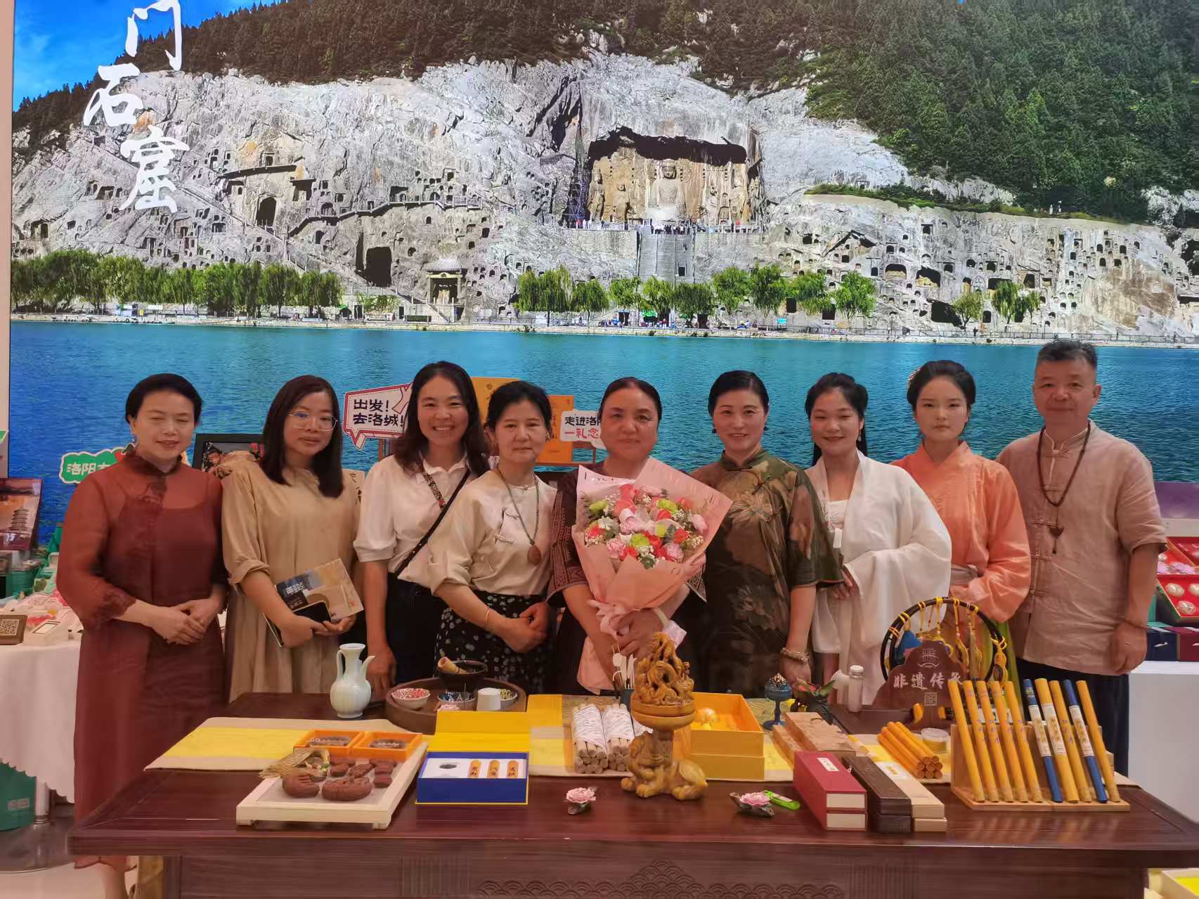 文双携天然香道亮相文博会展传承新篇开元棋牌app非遗焕彩谱华章——李(图5)