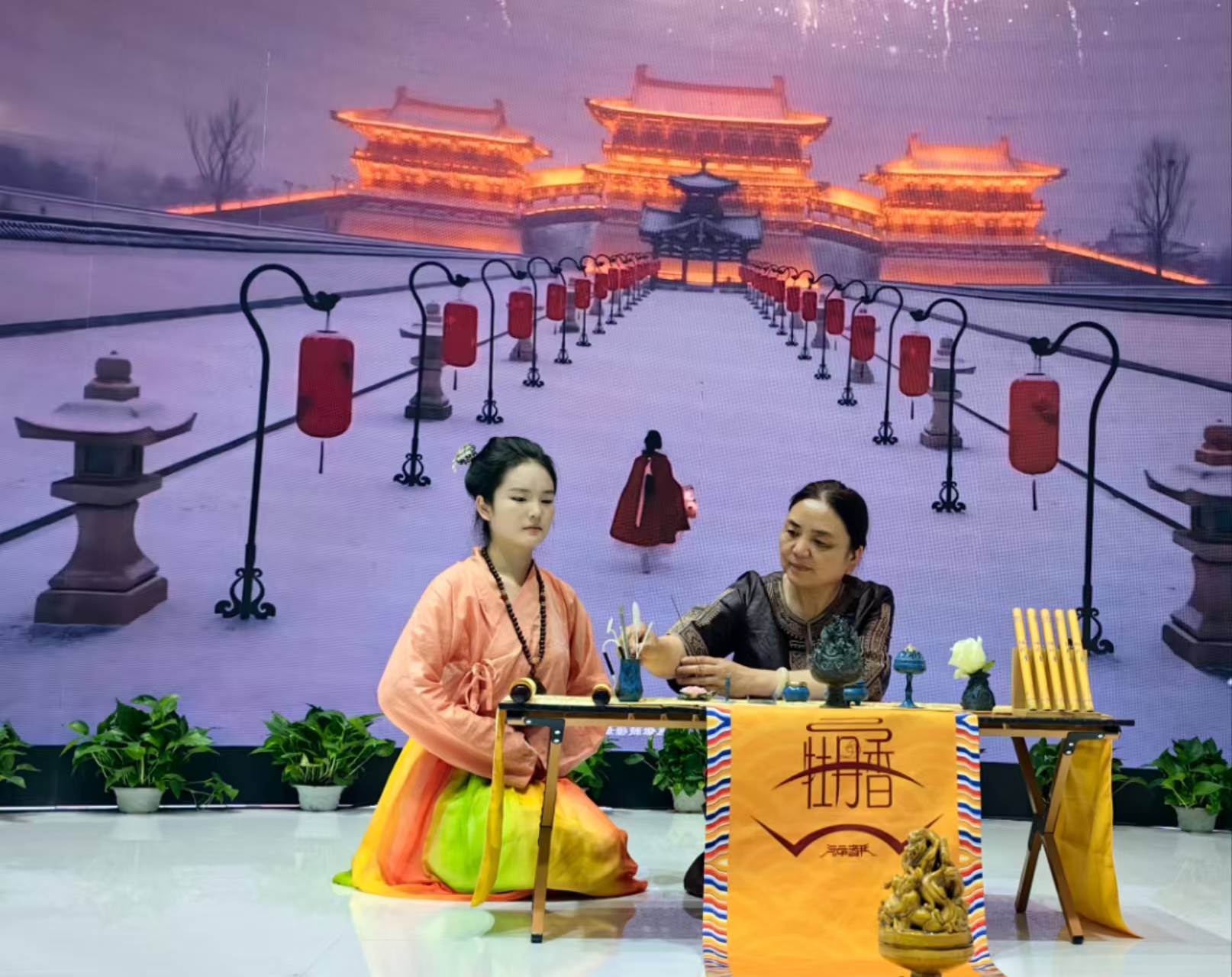 文双携天然香道亮相文博会展传承新篇开元棋牌app非遗焕彩谱华章——李(图8)