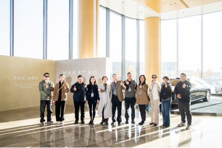 合肥银泰中心VVIP走进尊界超级工厂之旅开元棋牌智造非凡 臻选尊享华为臻选店·